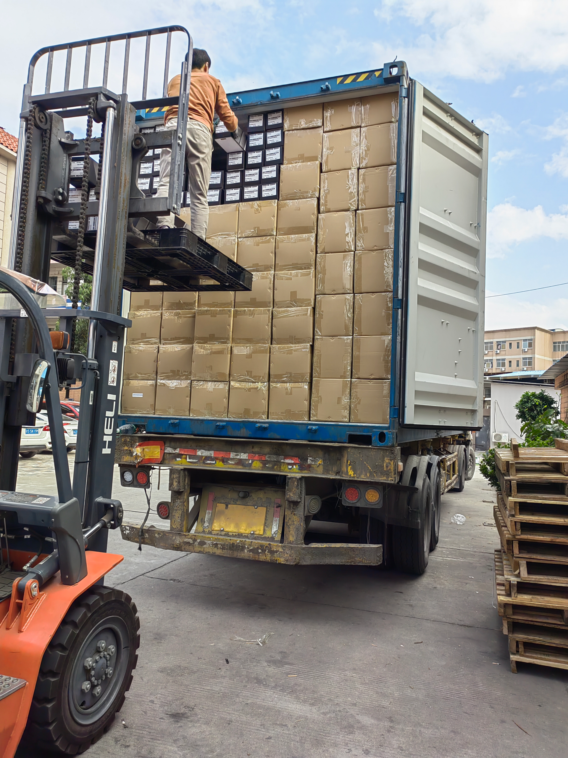 Nano ceramic window film rolls packed for overseas shipping